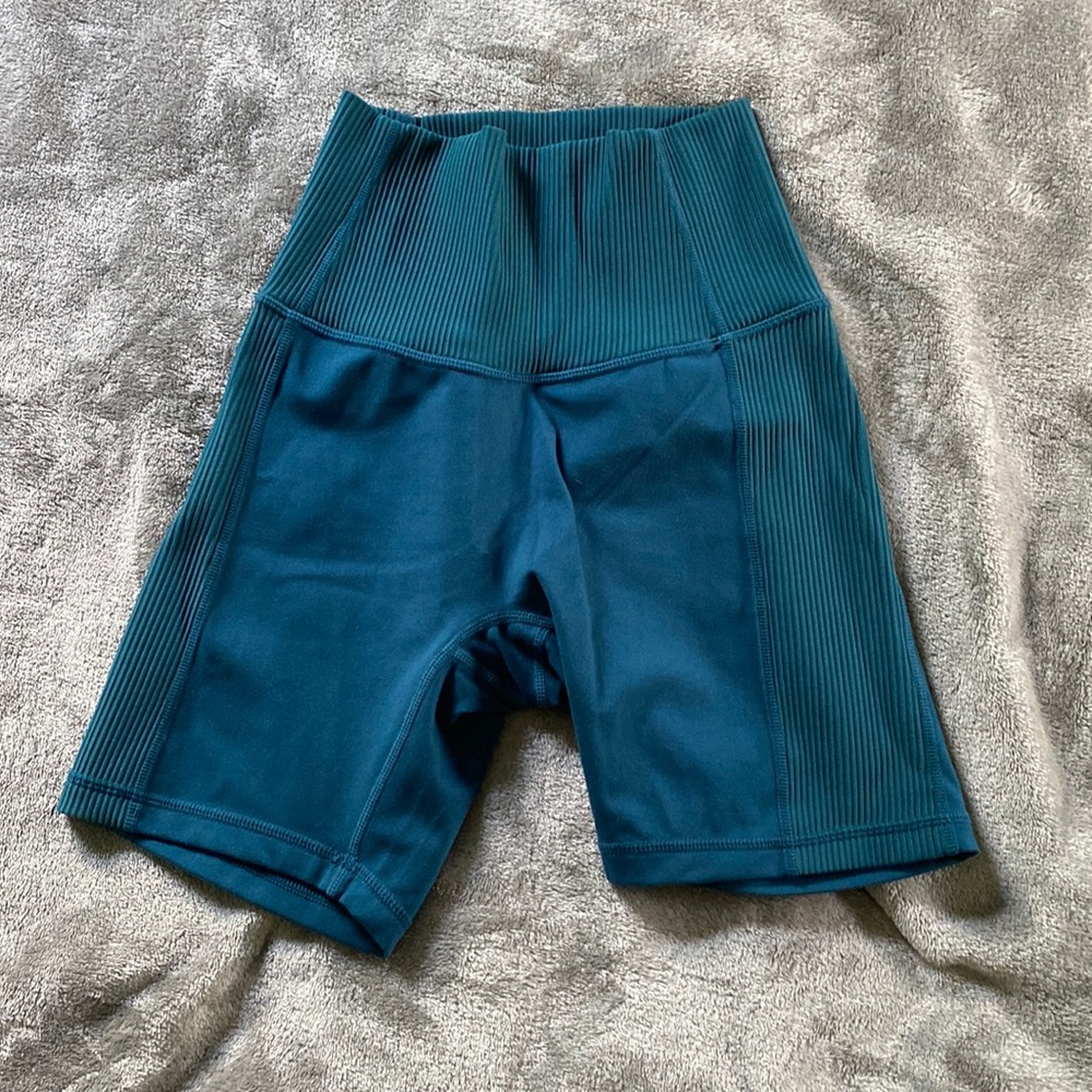 Ptula x HB shorts like new size XS